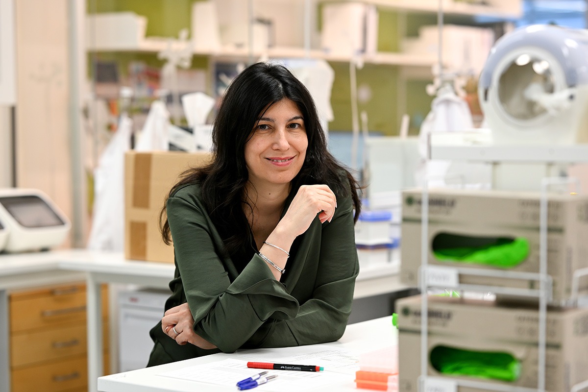 Claudia Fredolini in a lab environment
